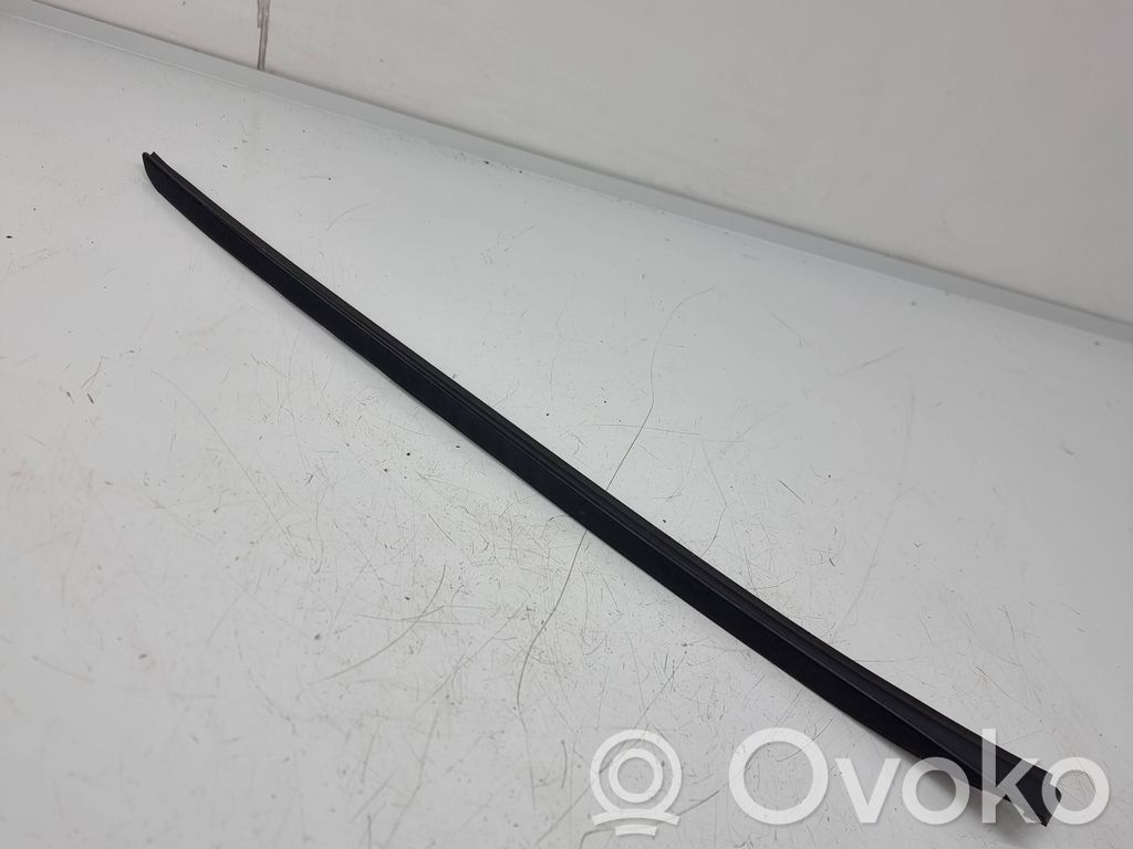 Windshield trim   86132C5000