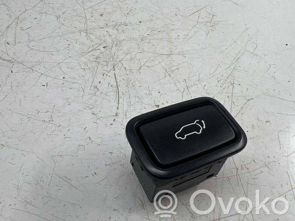 KIA Sorento Tailgate/boot open switch button 