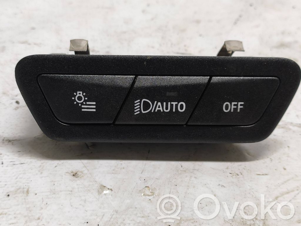 Light switch   5A49FF9,25496912,A0212023