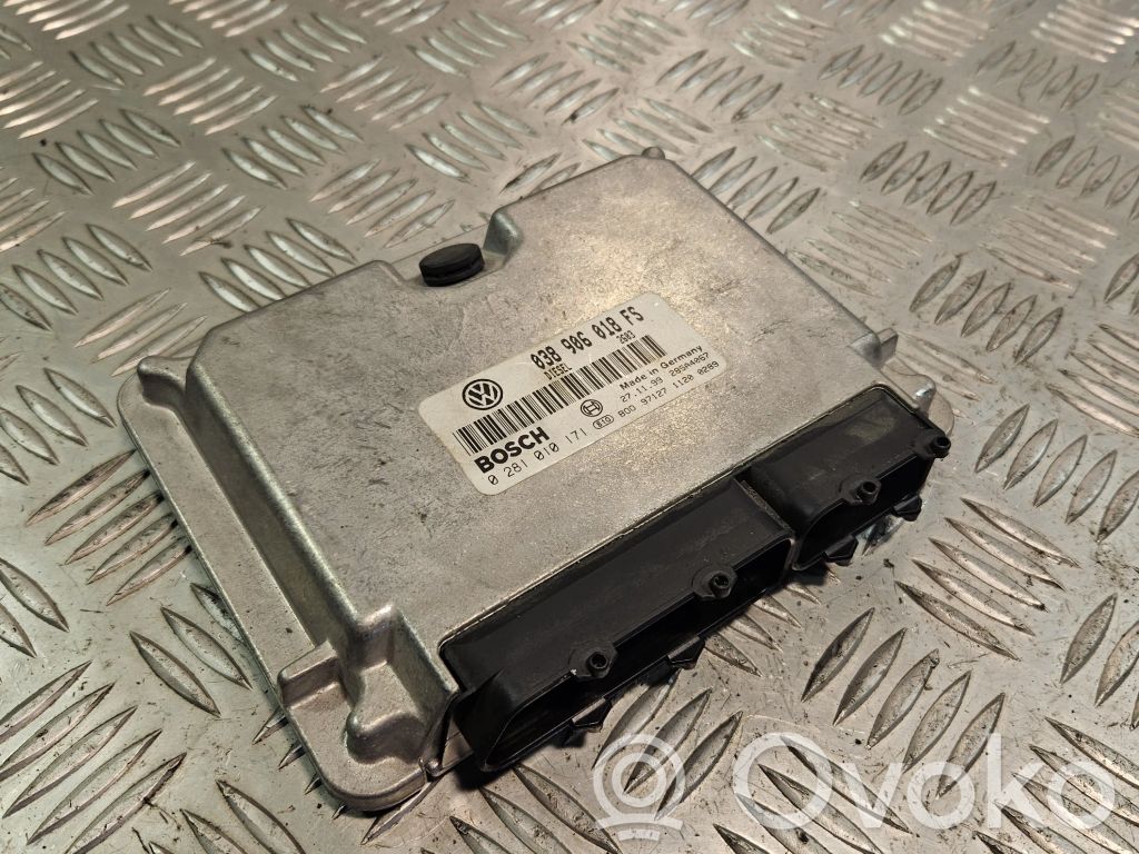 Volkswagen PASSAT B5 Engine control unit/module 