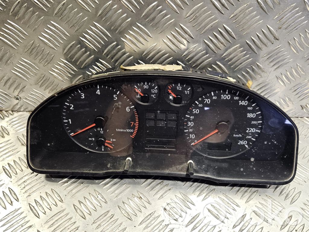 Audi A4 S4 B5 8D Speedometer (instrument cluster) 
