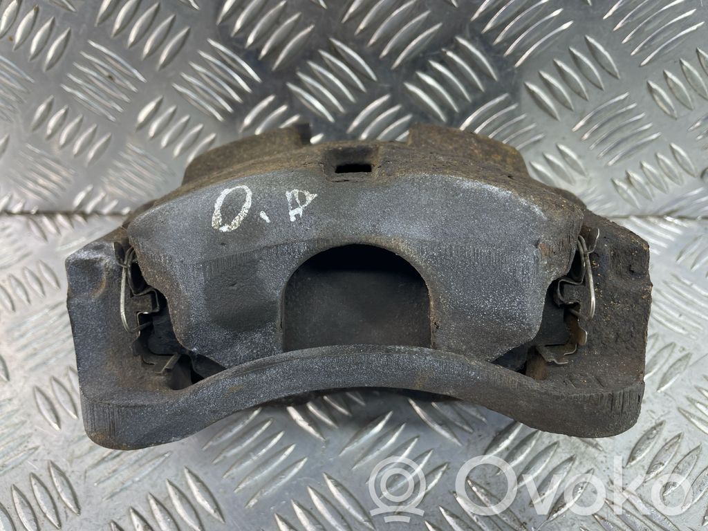 Nissan Qashqai Передний суппорт 