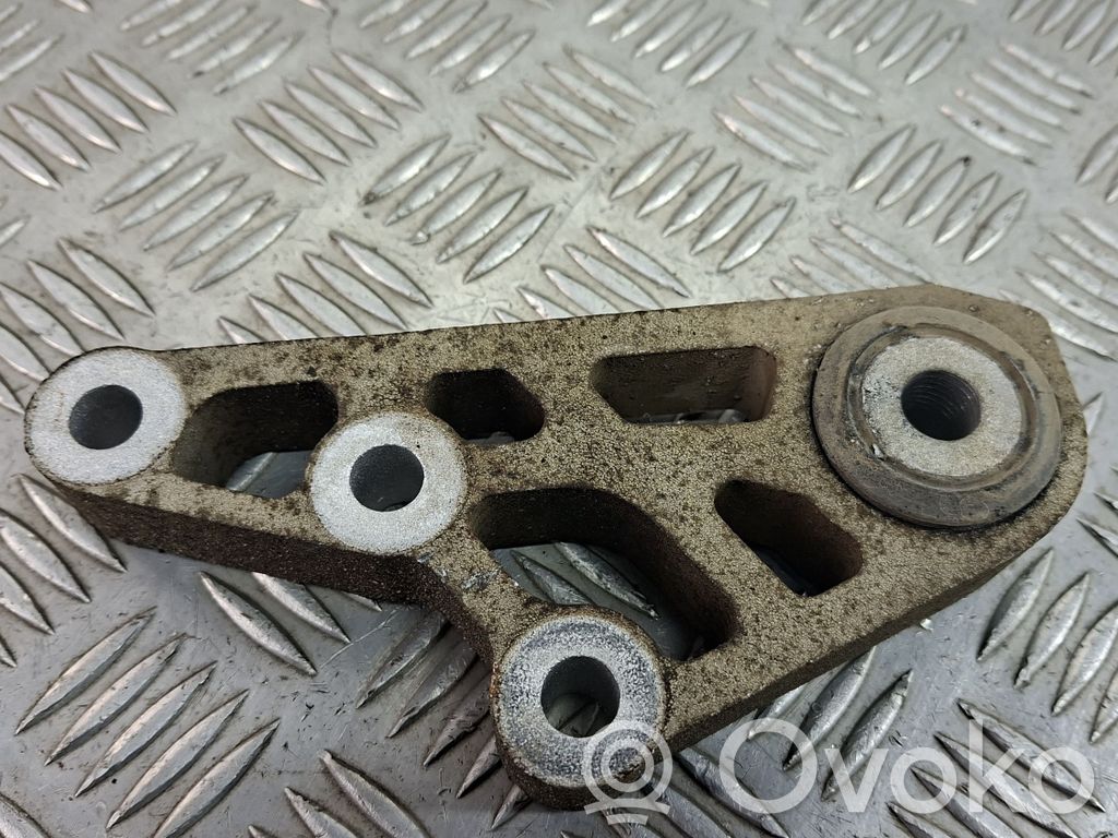 Jeep Renegade Engine mount bracket 