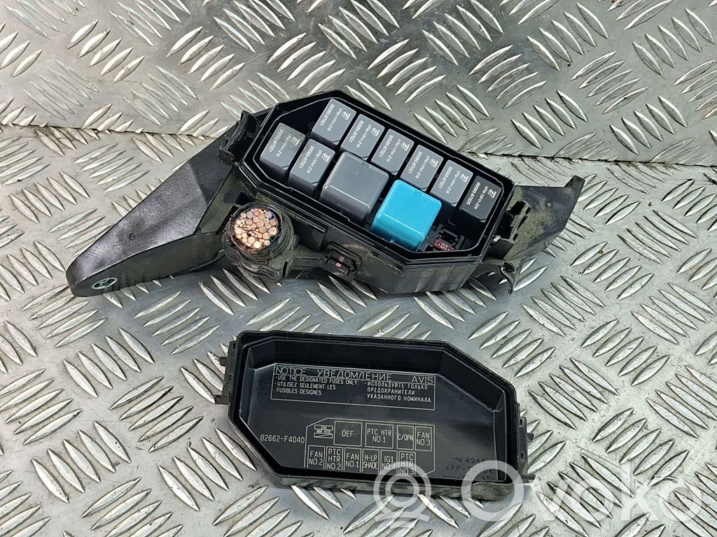 Toyota C-HR I Juego de caja de fusibles 