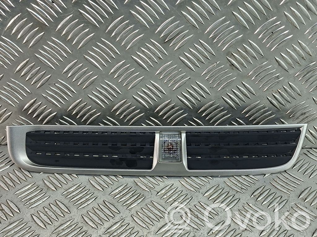 Opel Antara Fender grill 