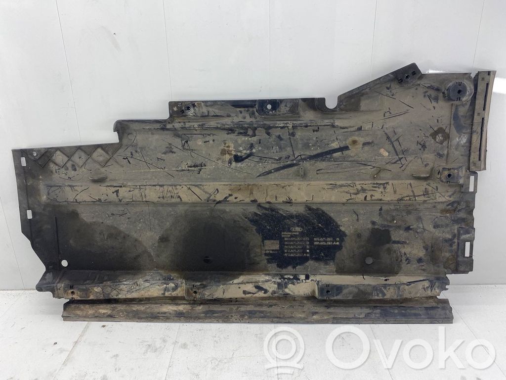 Audi A5 8T 8F Osłona boczna podwozia 