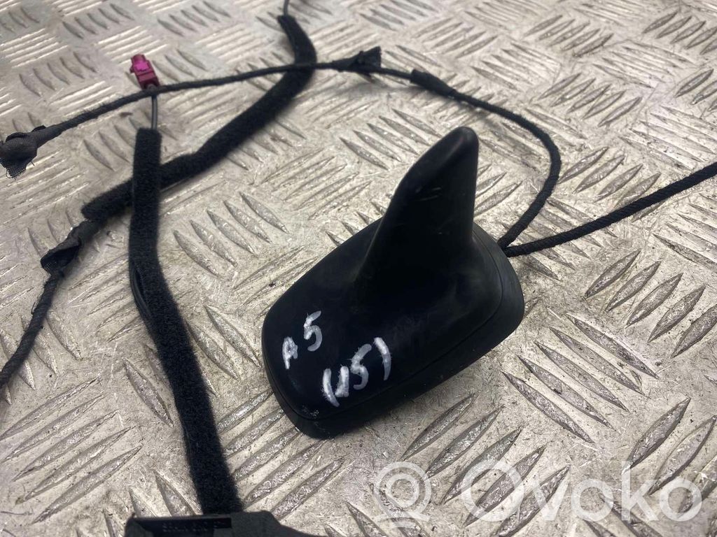 GPS-pystyantenni   8T0035503E