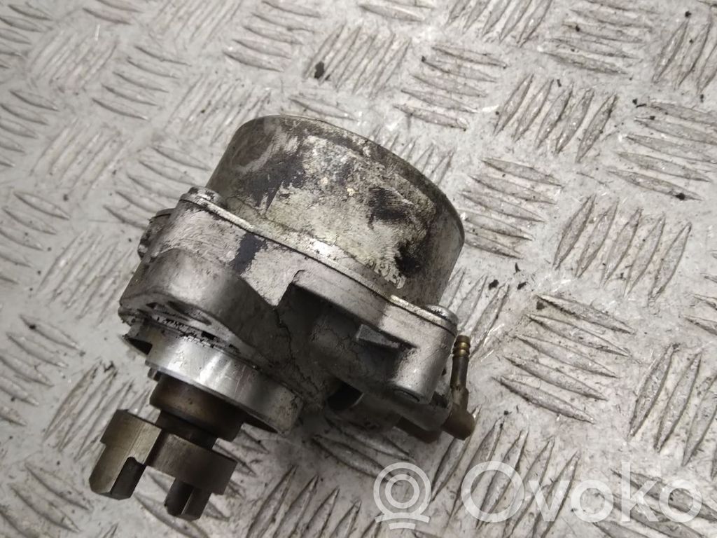 Opel Corsa D Vacuum pump 