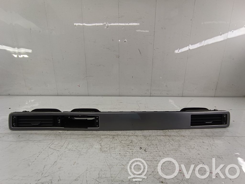 Volvo XC70 Dash center air vent grill 