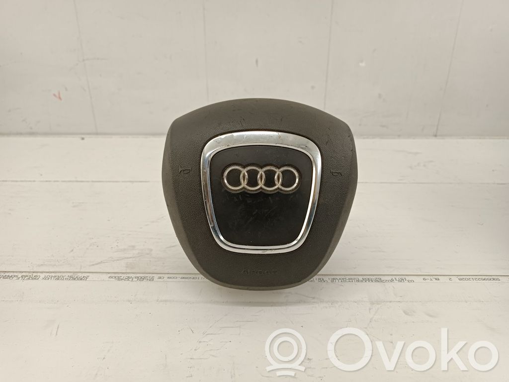 Audi A4 S4 B8 8K Vairo oro pagalvė 