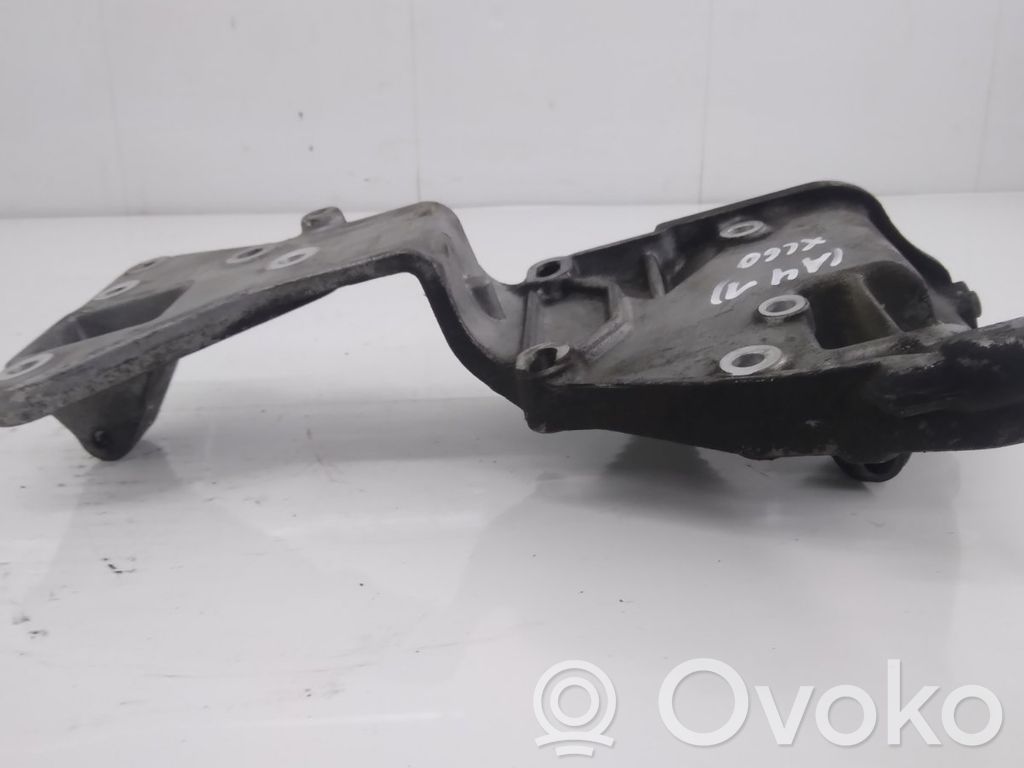 Generator/alternator bracket   31258329