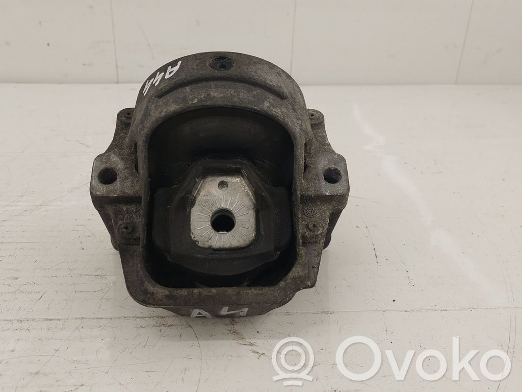 Audi A4 S4 B8 8K Wspornik / Mocowanie silnika 