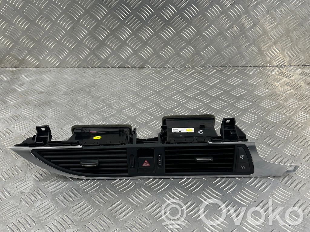 Audi A7 S7 4G Dysze / Kratki środkowego nawiewu deski rozdzielczej 
