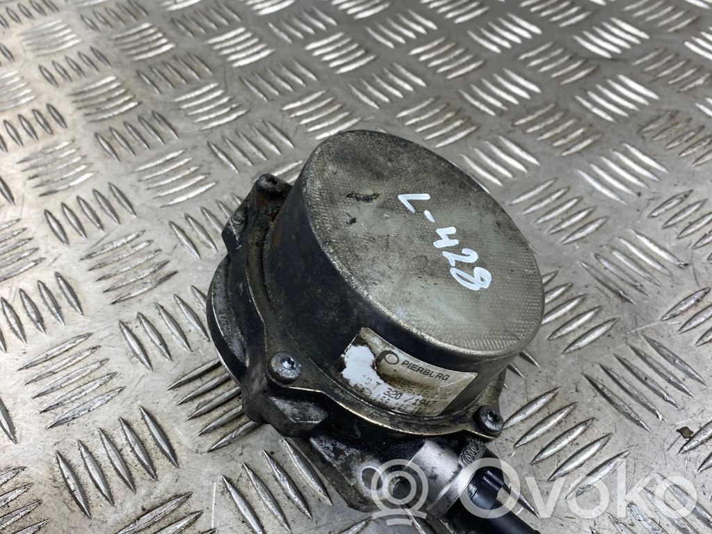 Audi A8 S8 D4 4H Vacuum pump 