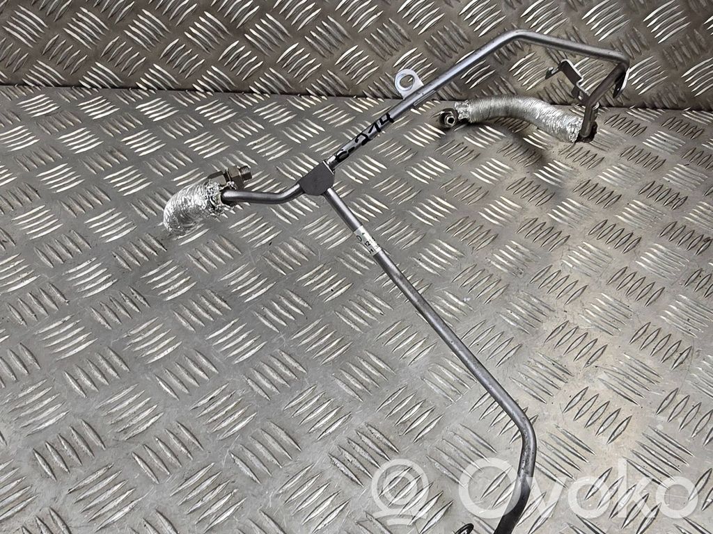 Caurulīte (-es) / šļūtene (-es)   059121598L