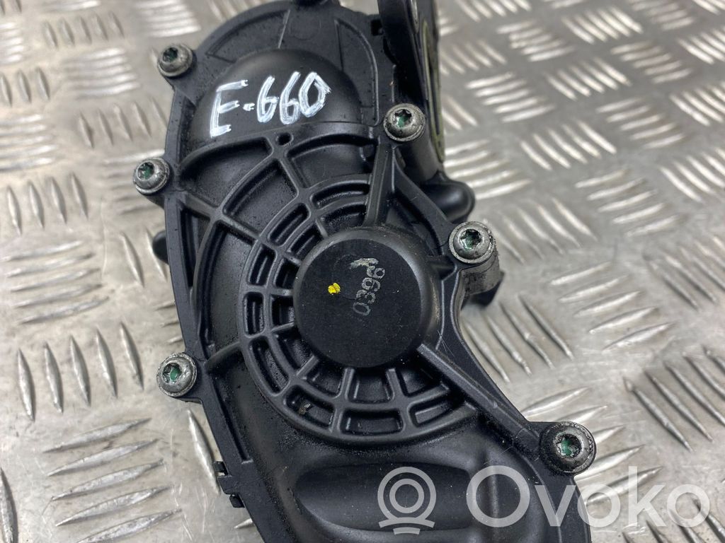 Audi Q7 4M Termostats / termostata korpuss 