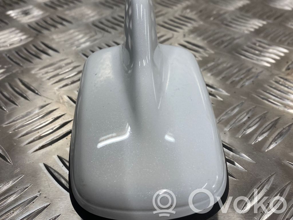Volkswagen Touareg III Antena (GPS antena) 