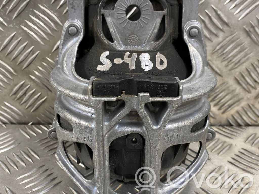 Audi Q7 4M Engine mount bracket 