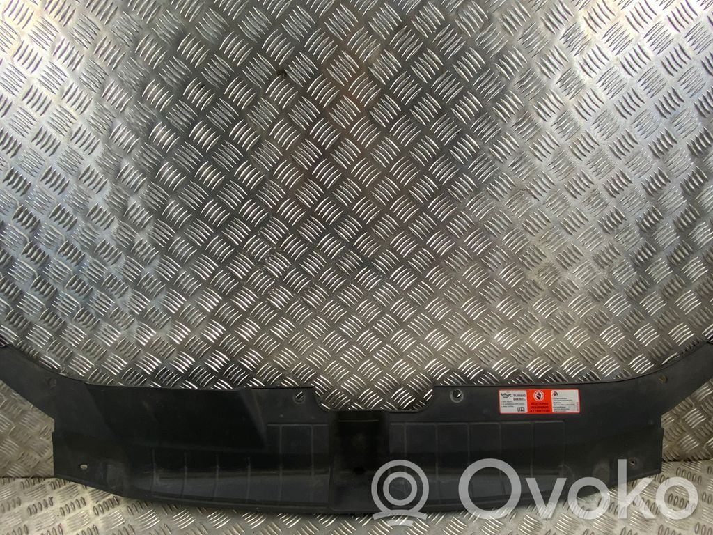 Audi Q7 4L Radiatoru panelis 