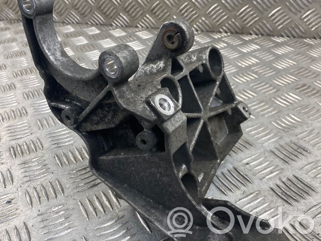 Audi A4 S4 B8 8K Power steering pump mounting bracket 