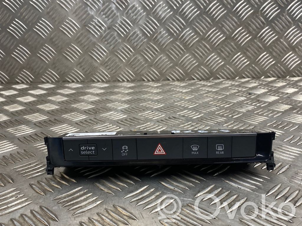 Audi Q7 4M Hazard light switch 