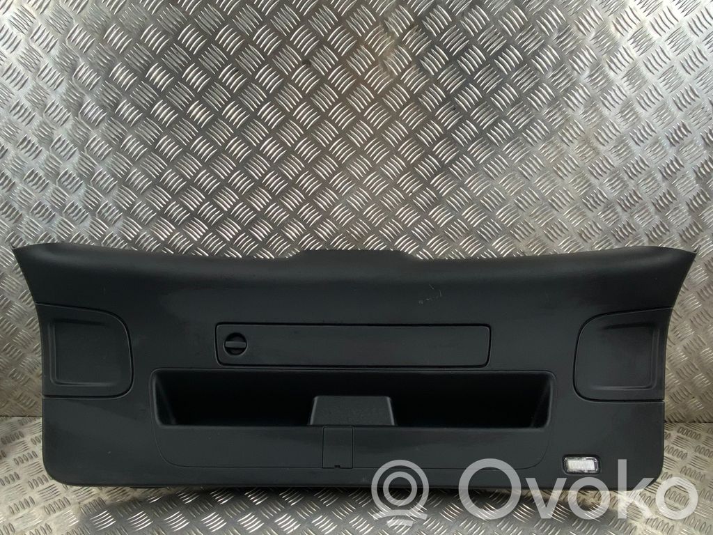 Audi A6 S6 C7 4G Tailgate trim 
