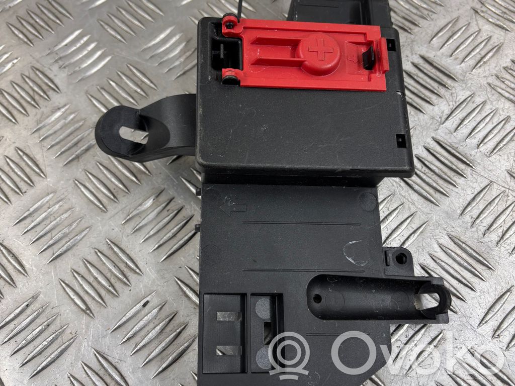 Audi Q7 4M Current control relay 