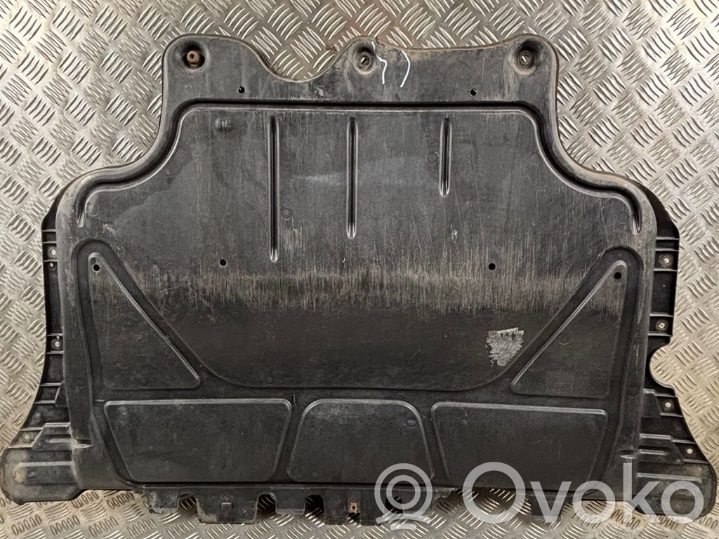 Volkswagen PASSAT B8 Engine splash shield/under tray 