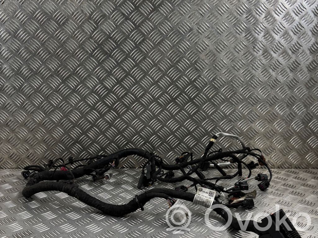 Volkswagen PASSAT B8 Wiązka przewodów silnika 