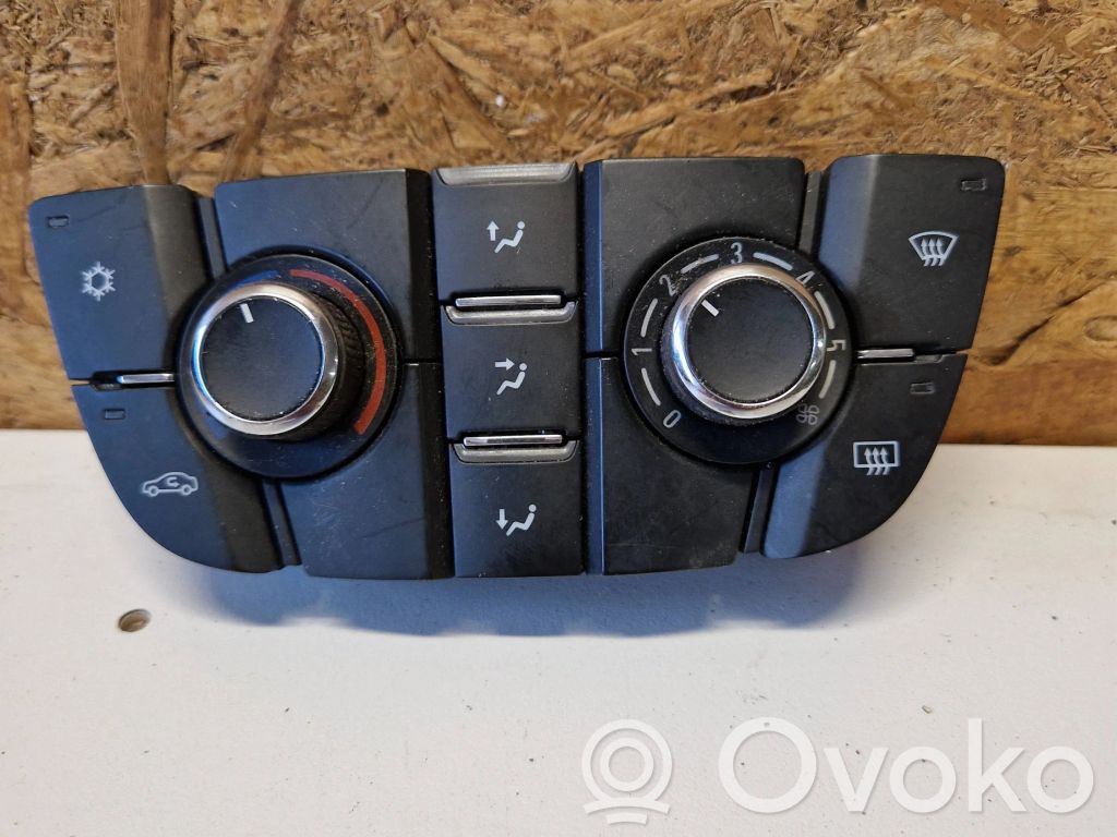 Opel Astra J Climate control unit 