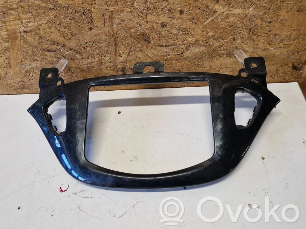 Opel Corsa E Radio/GPS head unit trim 