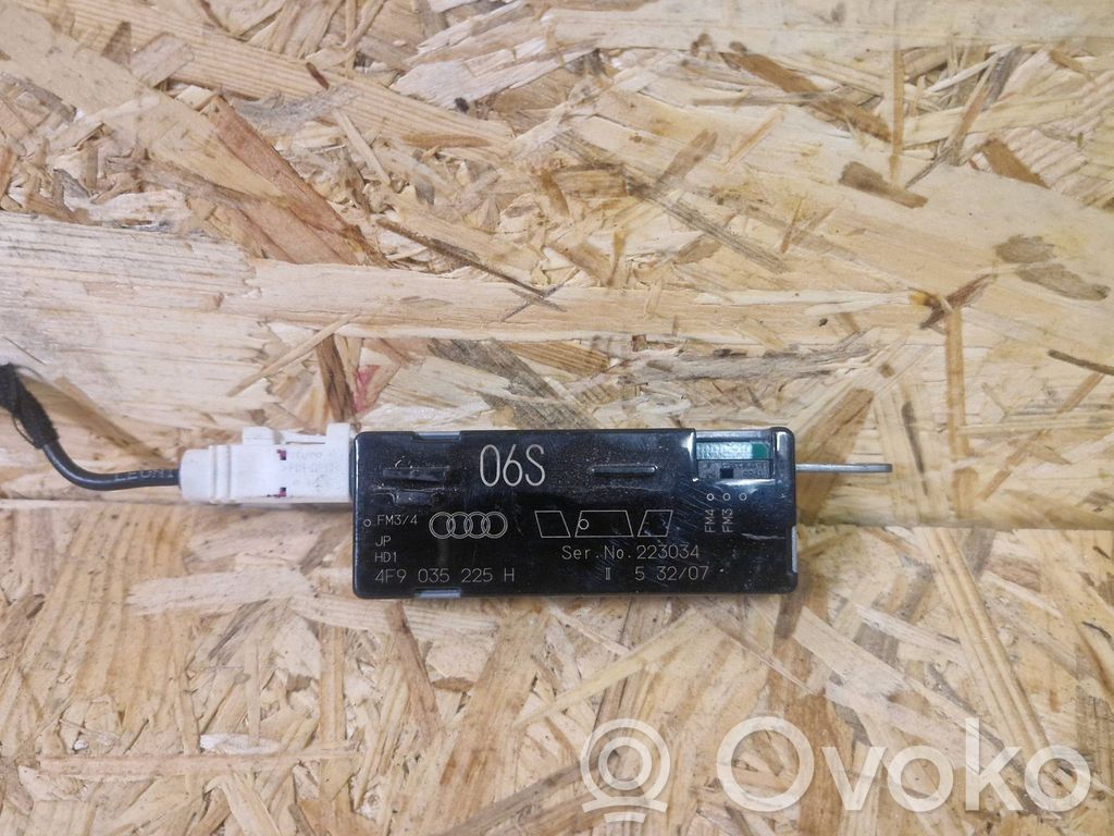 Audi A6 S6 C6 4F Pystyantennivahvistin 