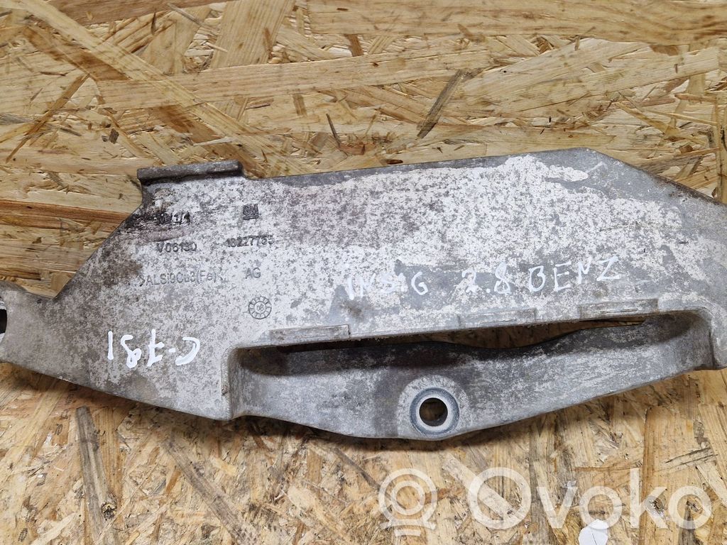 Opel Insignia A Engine mounting bracket 