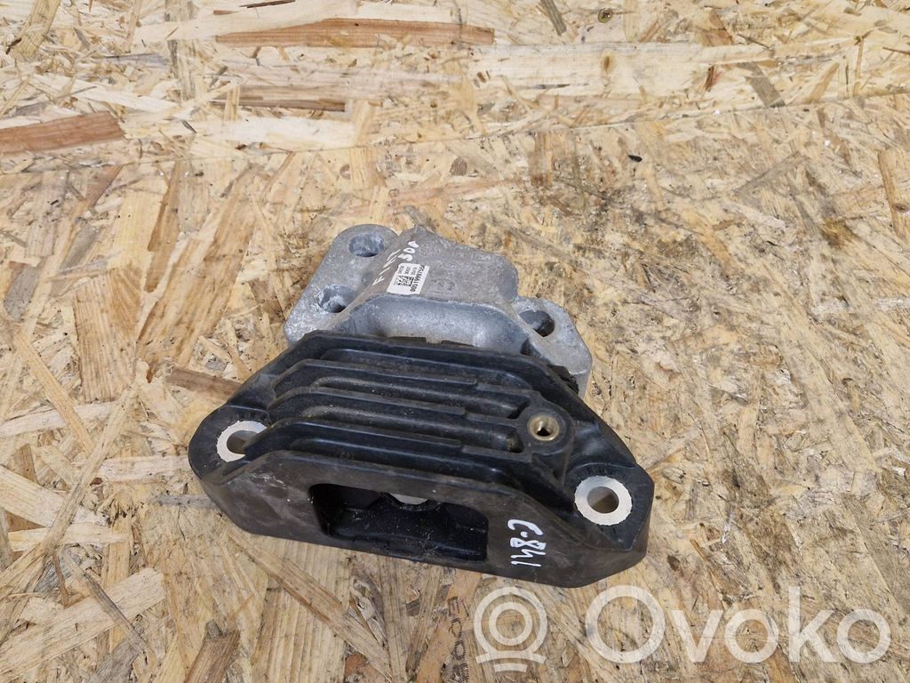 Fiat 500X Engine mount bracket 