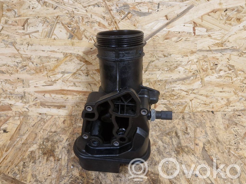 Audi A3 S3 8P Oil filter mounting bracket 