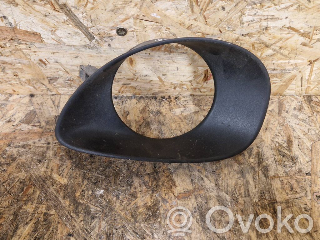 Toyota Yaris Grilă/ornament proiector ceață față 