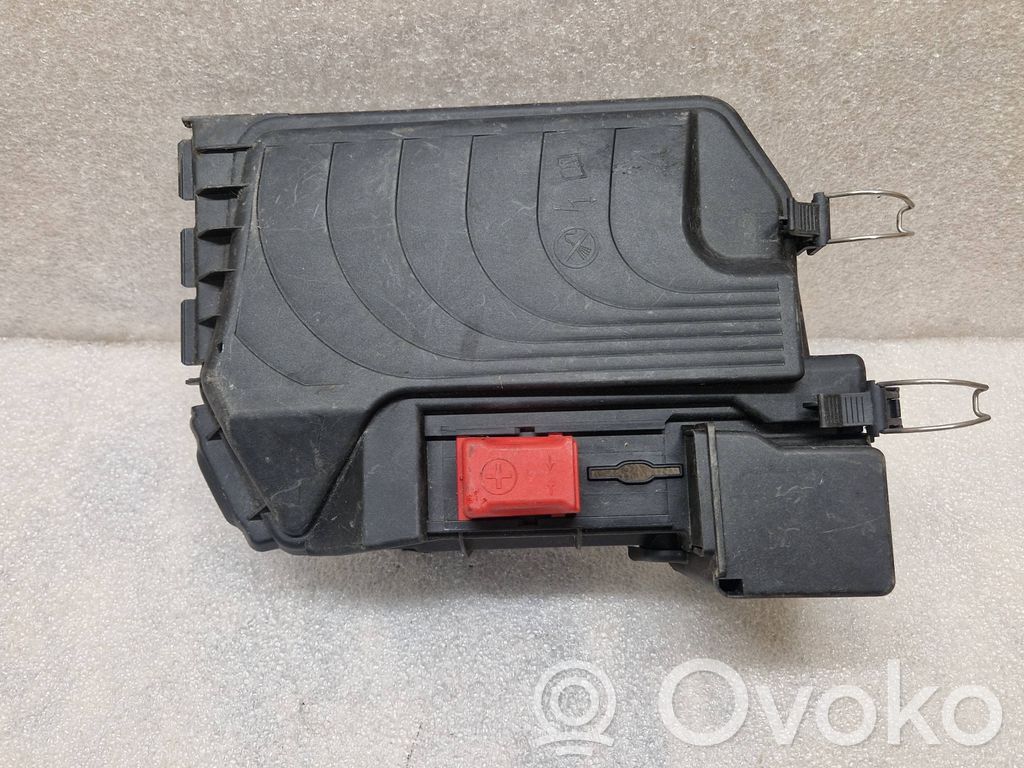 Mercedes-Benz A W176 Fuse box cover 
