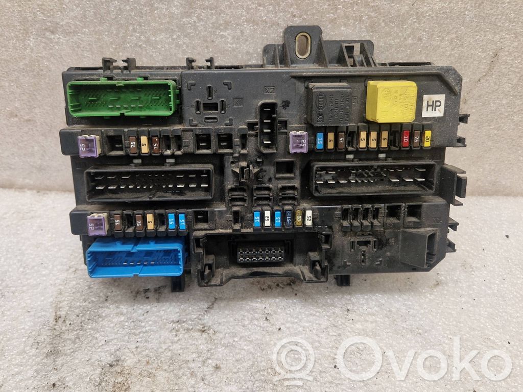 Opel Zafira B Modul siguranțe 