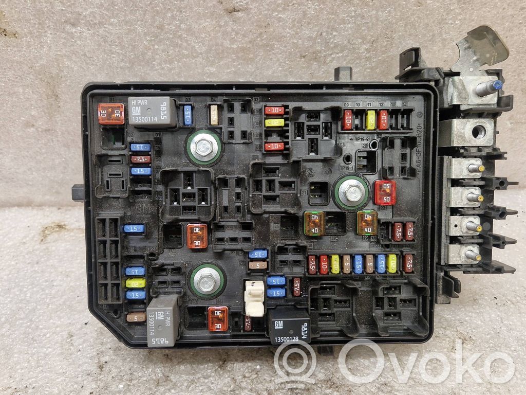 Opel Astra K Módulo de fusible 