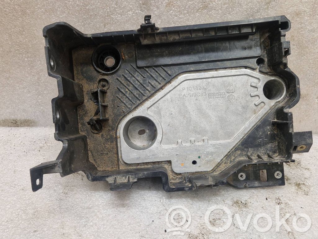 Renault Clio V Akumulatora nostiprināšanas pamatne 
