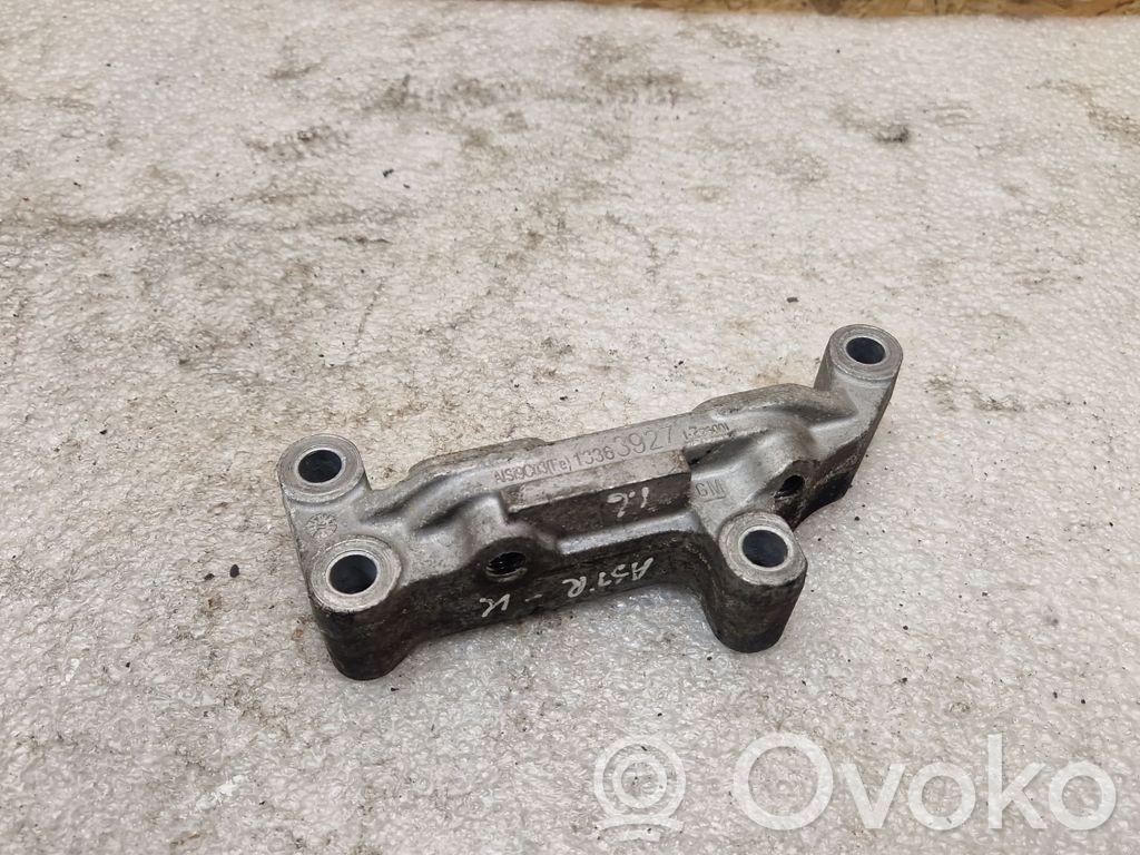 Opel Astra K Engine mounting bracket 