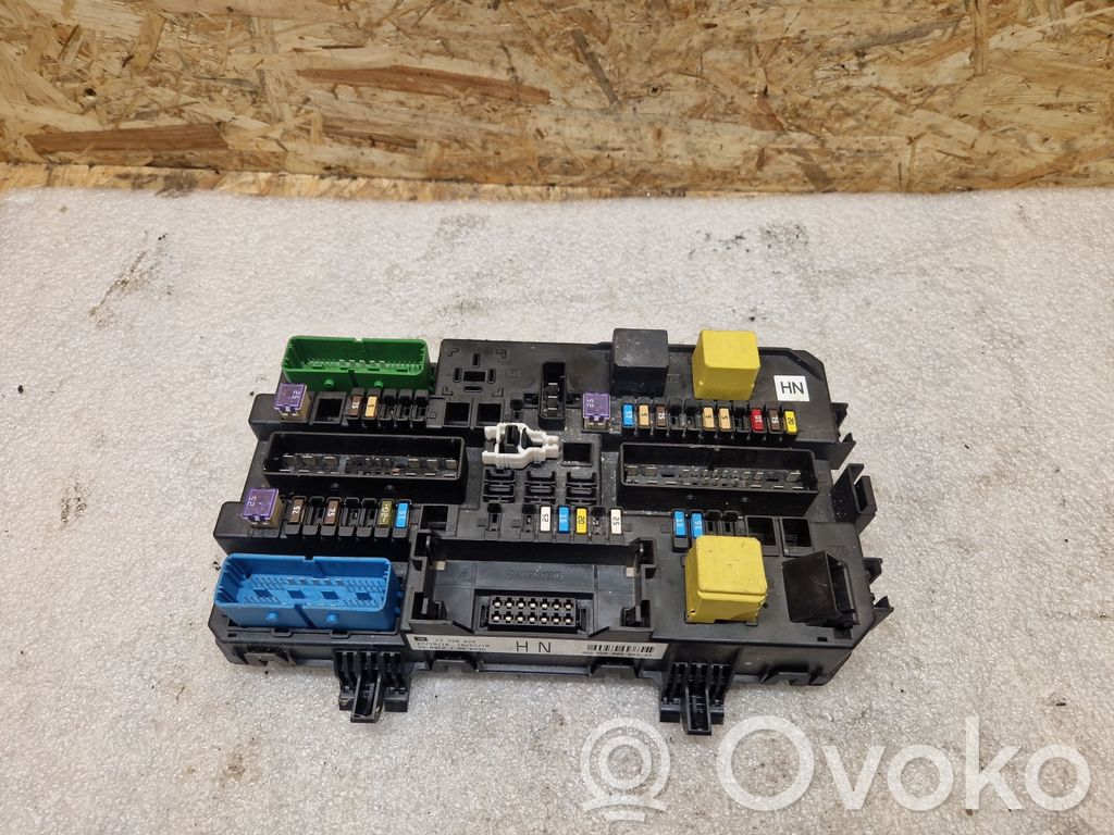 Opel Zafira B Módulo de fusible 