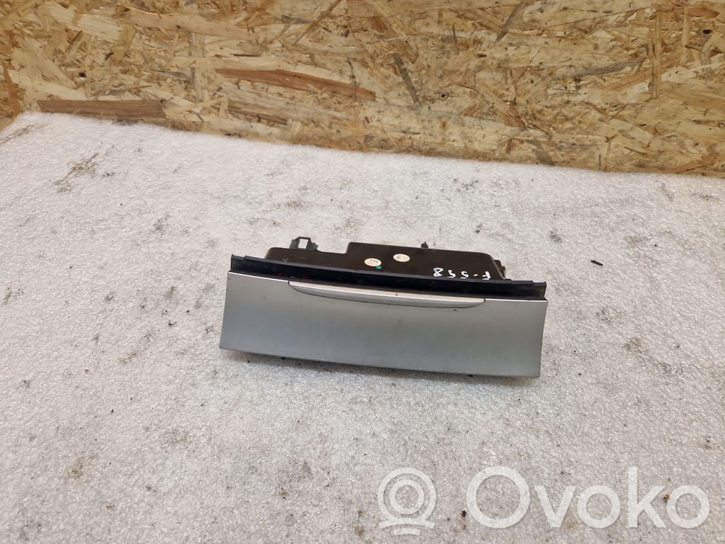 Volkswagen PASSAT B7 Ashtray (front) 