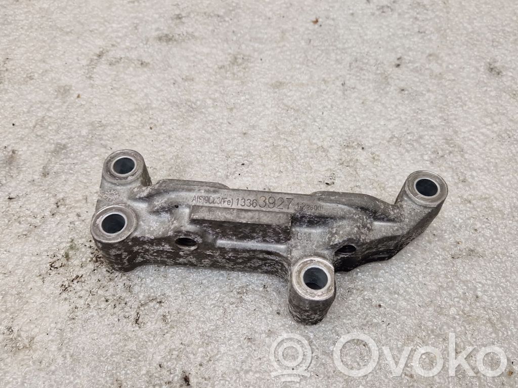Opel Astra K Engine mounting bracket 
