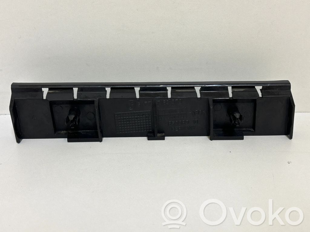 BMW 1 E81 E87 Kita slenkscių/ statramsčių apdailos detalė 