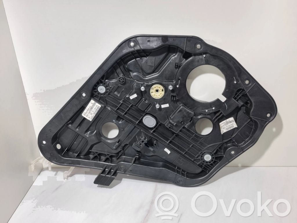 KIA Ceed Rear window lifting mechanism without motor 