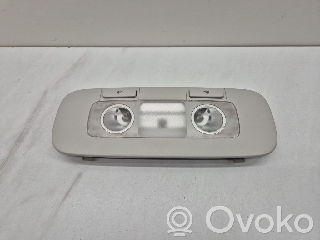 Volkswagen Golf V Lampka podsufitki tylna 