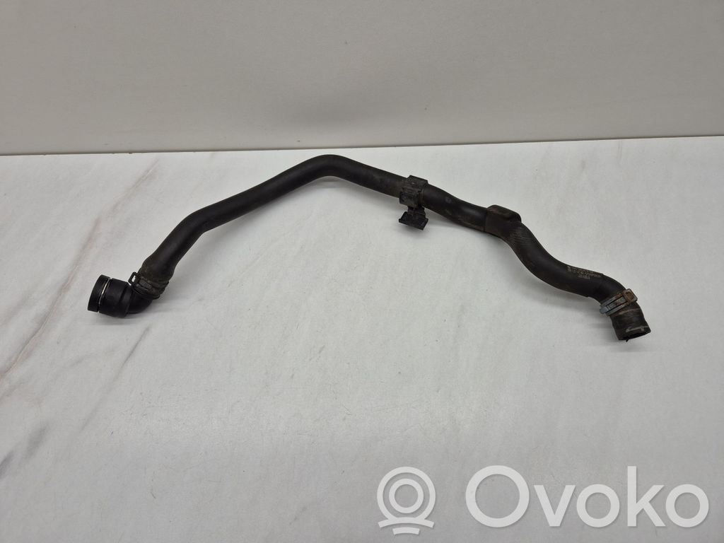 Audi Q3 8U Tubo flessibile del liquido di raffreddamento del motore 