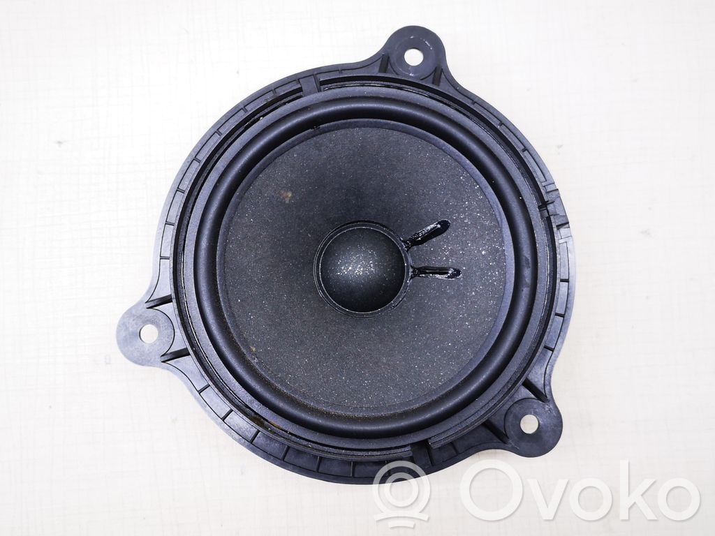 Renault Captur Front door speaker 
