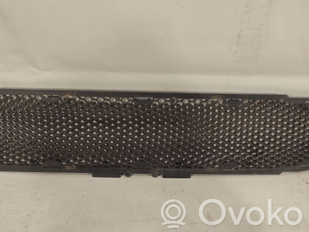 Ford Escort Front bumper lower grill 